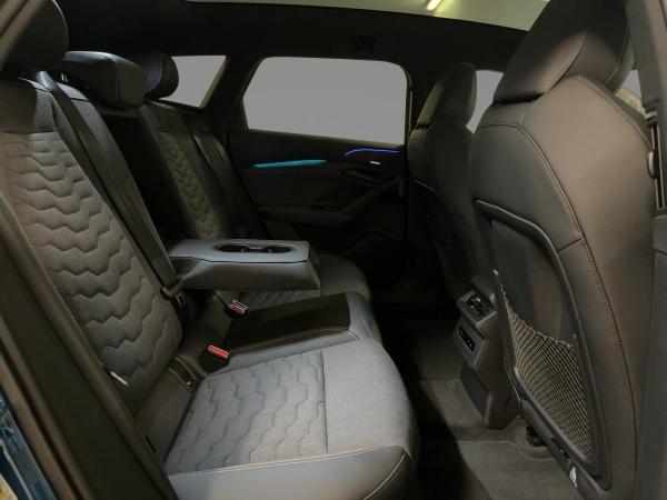 Audi A6 e-tron A6 Avant e-tron edition one blue performance HUD