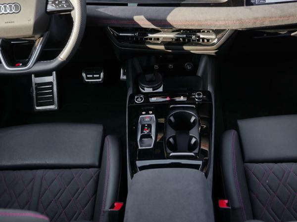 Audi Q6 e-tron Q6 SUV e-tron quattro S line Air*Matrix*B&O*HuD Audi Q6 e-tron Q6 SUV e-tron quattro S line Air*Matrix*B&O*HuD