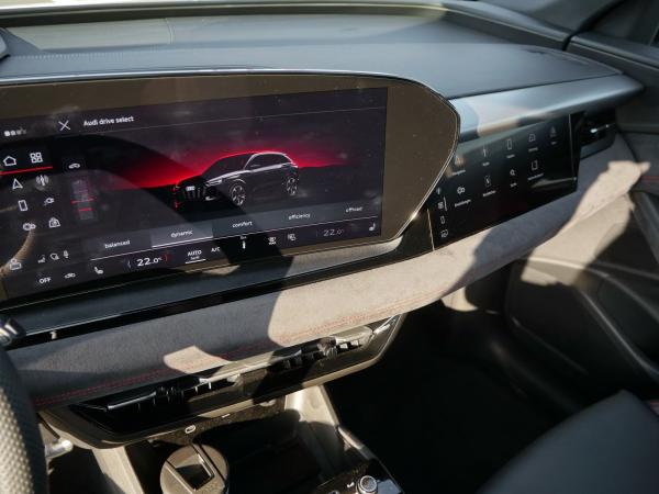 Audi Q6 e-tron Q6 SUV e-tron quattro S line Air*Matrix*B&O*HuD Audi Q6 e-tron Q6 SUV e-tron quattro S line Air*Matrix*B&O*HuD