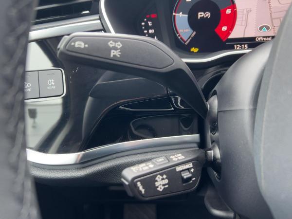 Audi Q3 35 TDI advanced S tronic AHK Kamera Navi LED