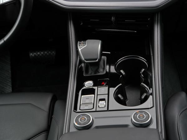 Volkswagen Touareg 3.0 TDI AHK*LED*Luftfederung*ACC*LEDER*