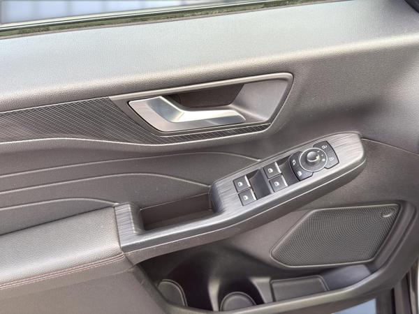 Ford Kuga Plug-In Hybrid ST-Line Sportpaket Bluetooth