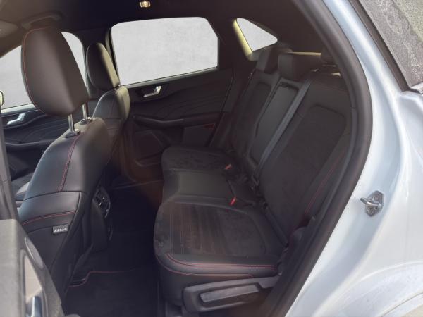 Ford Kuga Plug-In Hybrid ST-Line X Sportpaket Bluetooth