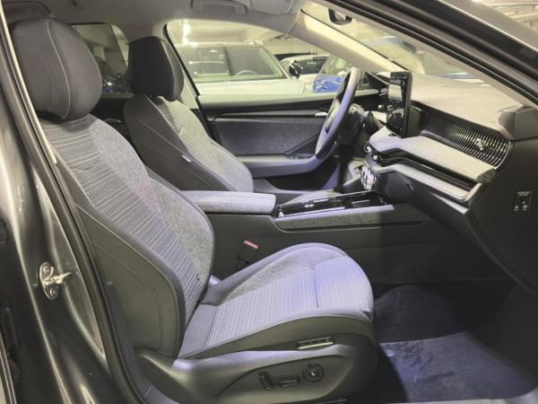 Skoda Superb Combi Selection 2.0 TDI 7-Gang-DSG