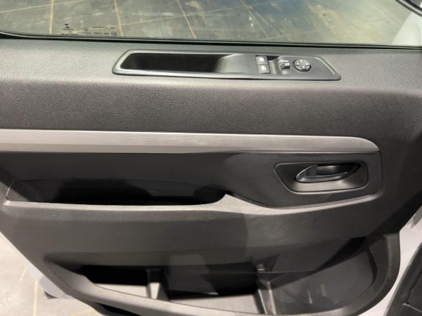 Opel Zafira Life Tourer 2.0 D Automatik AHK Panorama