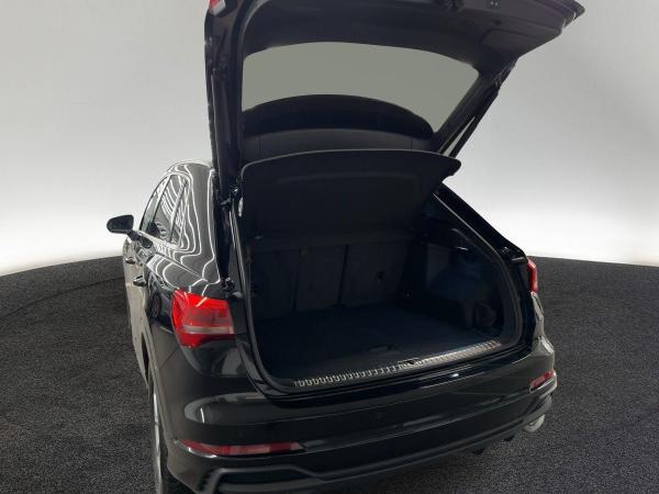 Audi Q3 S line 35 TDI S tr. LED RFK NAVI VIRTUAL
