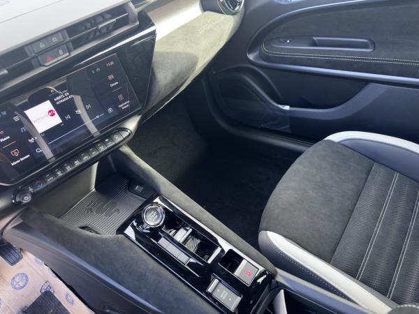 Alfa Romeo Junior Sport Speciale e-DCT6