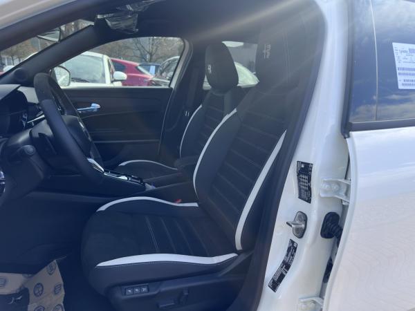 Alfa Romeo Junior Sport Speciale e-DCT6