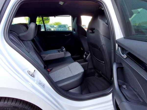 Skoda Octavia Combi 2.0 TDI Sportline DSG Matrix AHK