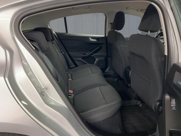 Ford Focus TITANIUM EcoBoost 125 Ford Focus TITANIUM EcoBoost 125