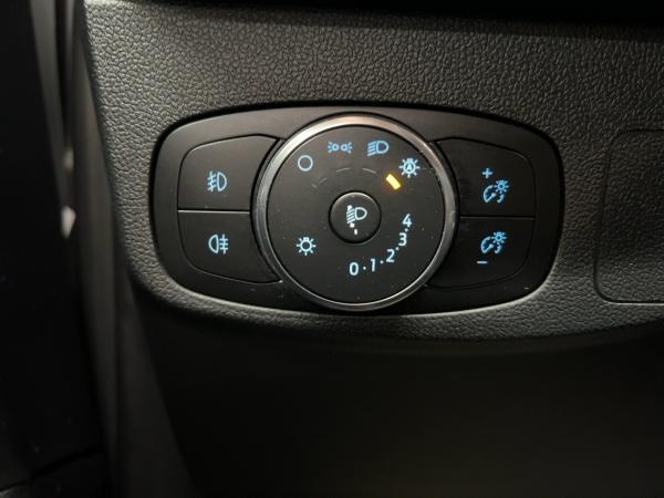 Ford Focus TITANIUM EcoBoost 125 Ford Focus TITANIUM EcoBoost 125