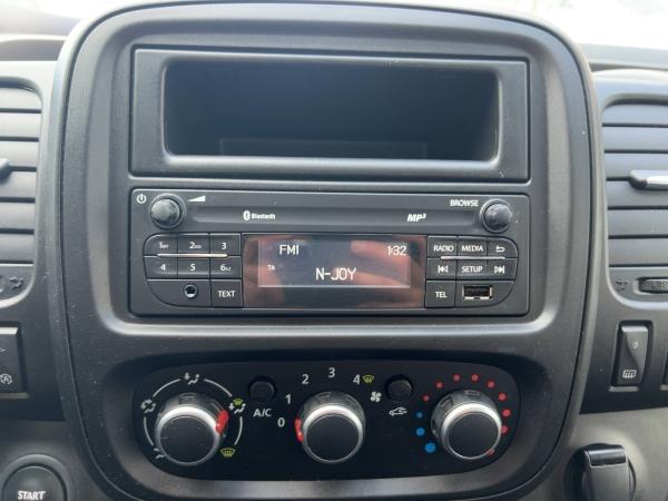 Renault Trafic dCi 120 L1H1 Doka 6-Sitze Klima