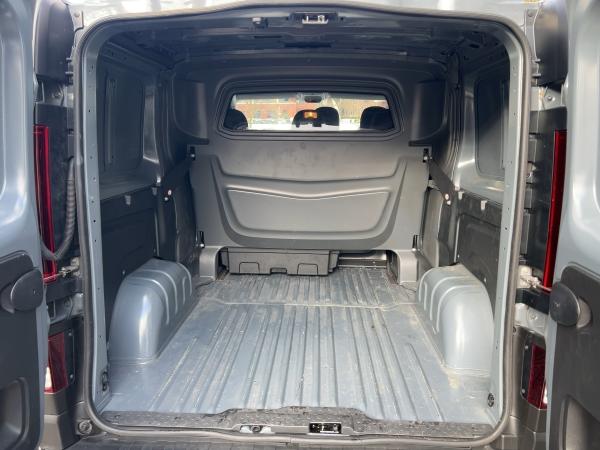 Renault Trafic dCi 120 L1H1 Doka 6-Sitze Klima