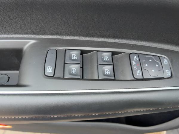 Renault Koleos 1.3 TCE 160 INITIALE PARIS Renault Koleos 1.3 TCE 160 INITIALE PARIS