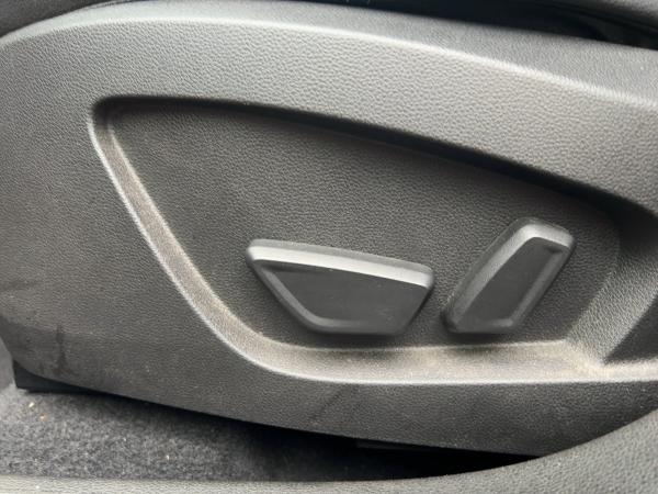 Renault Captur 1.6 E-TECH 160 INITIALE PA