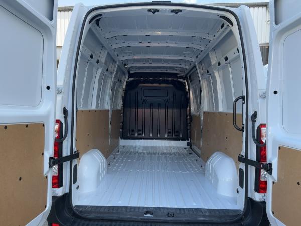 Renault Master 2.3 DCI 150 L3H2 KOMFORT 3,5T