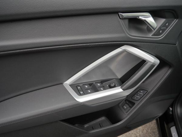 Audi Q3 Sportback 35 TDI S line LED*AHK*RFK*ACC*Sound