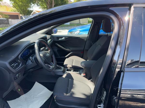 Ford Focus ST-Line X Automatik Sportpaket Bluetooth LED
