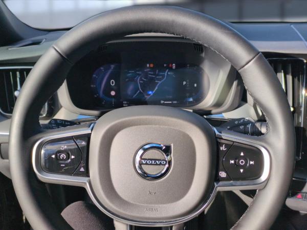 Volvo XC60 B5 (Benzin) Plus Black Edition AWD Automatik