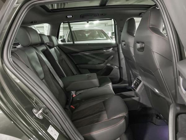 Skoda Octavia Combi RS 2.0 TSI 7-Gang-DSG