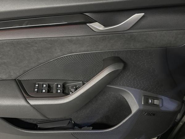 Skoda Octavia Combi RS 2.0 TSI 7-Gang-DSG