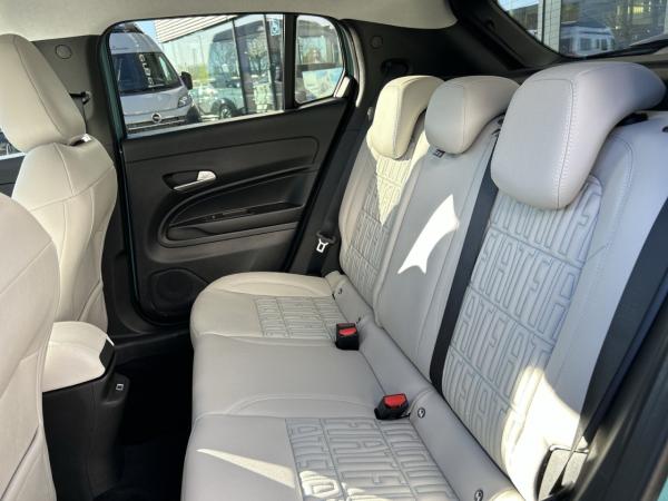 Fiat 600e La Prima inkl. WALLBOX  💚🤍❤️ LED / NAVI / Kamera / Sitzheizung💚🤍❤️