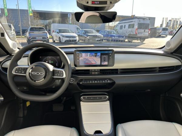 Fiat 600e La Prima inkl. WALLBOX  💚🤍❤️ LED / NAVI / Kamera / Sitzheizung💚🤍❤️