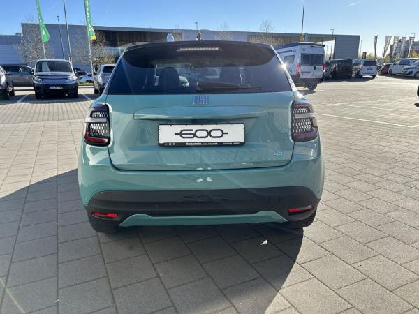 Fiat 600e La Prima inkl. WALLBOX  💚🤍❤️ LED / NAVI / Kamera / Sitzheizung💚🤍❤️