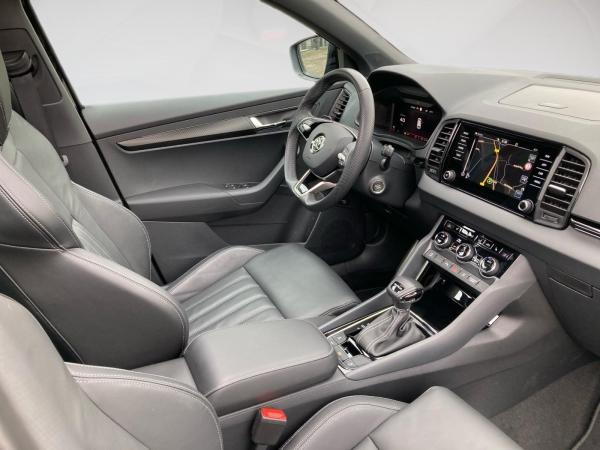 Skoda Karoq Sportline 1.5TSI MATRIX.DSG.NAV.PANO.AHK.AMBIENTE.TravelA.KAM.WINTER.SMARTLINK.DAB