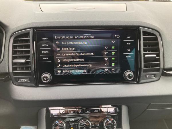 Skoda Karoq Sportline 1.5TSI MATRIX.DSG.NAV.PANO.AHK.AMBIENTE.TravelA.KAM.WINTER.SMARTLINK.DAB