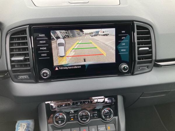 Skoda Karoq Sportline 1.5TSI MATRIX.DSG.NAV.PANO.AHK.AMBIENTE.TravelA.KAM.WINTER.SMARTLINK.DAB