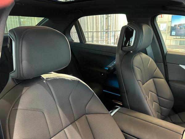 BMW 740 d xDrive *SOFORT VERFÜGBAR* exklusiv für Gewerbe und Businesskunden