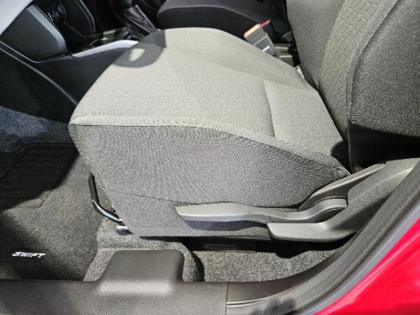 Suzuki Swift CVT Comfort + / Automatik/ Anhängerkupplung/ Sofort verfügbar  in 91522 Ansbach