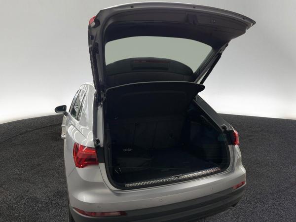Audi Q3 TFSI e 45 e S tr. PDC LED NAVI VIRTUAL PANO