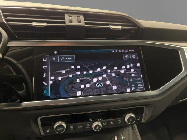 Audi Q3 S line 40 TFSI qu.S tr. STDHZG LED NAVI PDC