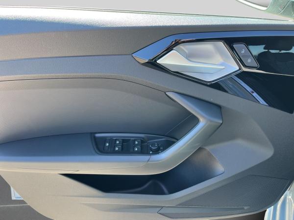 Audi A1 Sportback S line 30 TFSI S tronic CARPLAY LED SHZ ACC