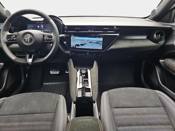 Alfa Romeo Junior IBRIDA 1.2 VGT 48V-HYBRID INTENSA