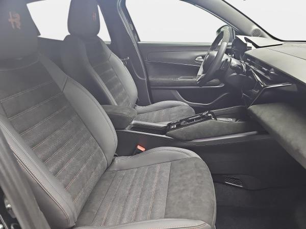 Alfa Romeo Junior IBRIDA 1.2 VGT 48V-HYBRID INTENSA