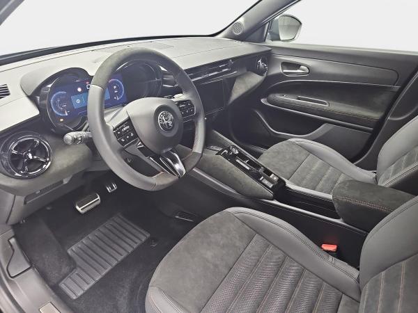 Alfa Romeo Junior IBRIDA 1.2 VGT 48V-HYBRID INTENSA