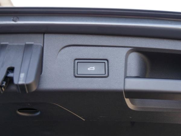 Volkswagen Touran GOAL 1.5 TSI Navi Kamera ACC 7-Sitzer Volkswagen Touran GOAL 1.5 TSI Navi Kamera ACC 7-Sitzer