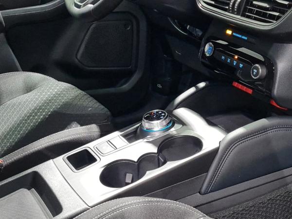 Ford Kuga 🔋 Plug-in-Hybrid ⚡ Titanium 💥  Winter-Paket ⚡ AHK schwenkbar 💥 Ganzjahresreifen