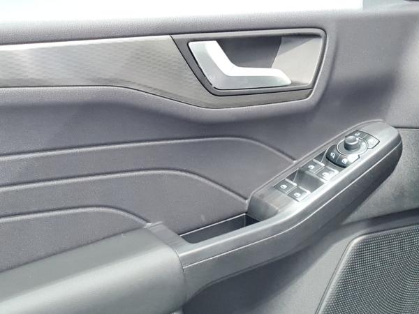 Ford Kuga 🔋 Plug-in-Hybrid ⚡ Titanium 💥  Winter-Paket ⚡ AHK schwenkbar 💥 Ganzjahresreifen