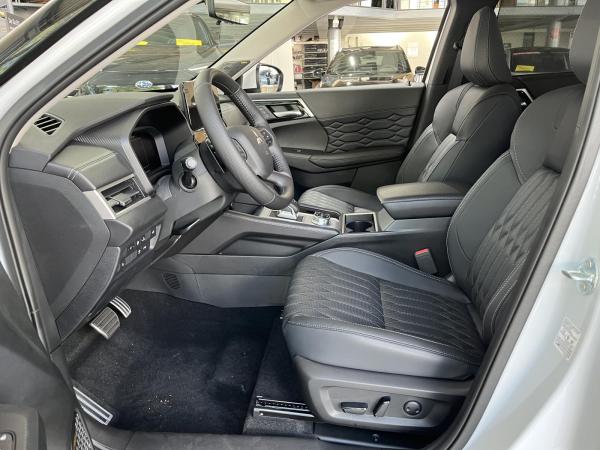 Mitsubishi Outlander 2.4 PHEV 4WD Top