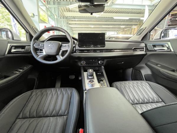 Mitsubishi Outlander 2.4 PHEV 4WD Top