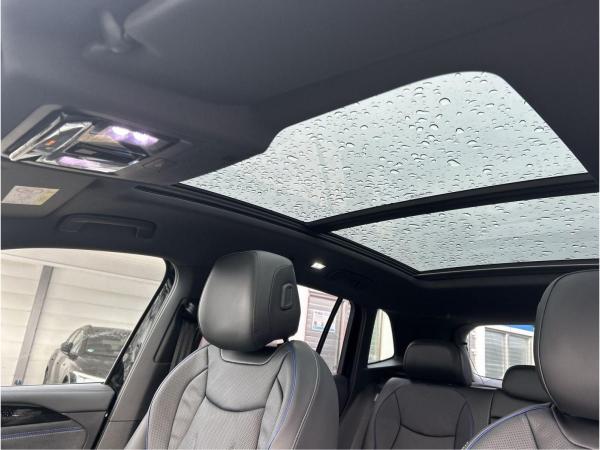 Volkswagen Tiguan R-Line 2.0 l TDI 4MOTION DSG 4Motion Pano