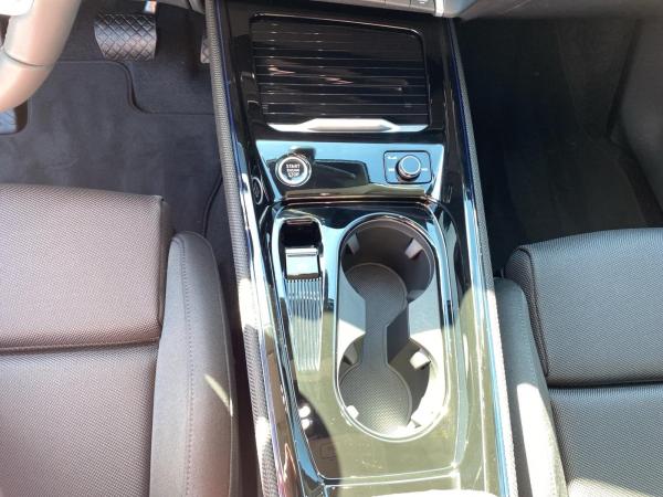 Audi Q3 Sportback TFSI S tr. S line LED 20 AHK