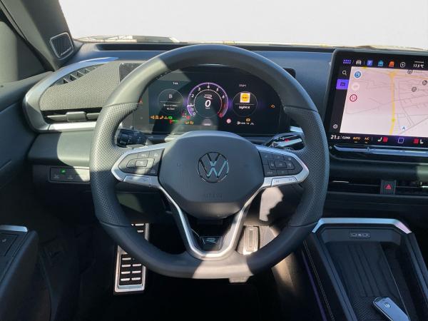 Volkswagen T-Roc R-Line 1.5 eTSI DSG AHK Navi Pano 360°