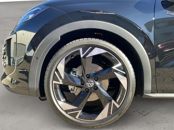 Volkswagen T-Roc R-Line 1.5 eTSI DSG AHK Navi Pano 360°