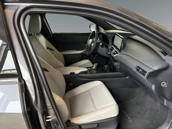 Lexus UX-300h UX 300h F Sport Design *Vorlauf *inkl..Wechselprämie*