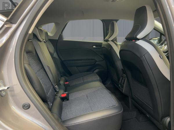 Renault Captur TECHNO E-TECH Plug-in 160 CARPLAY PDC